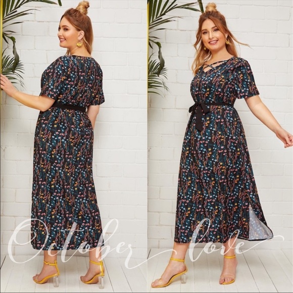 PLUS SIZE Adorable Floral Maxi Dress - Picture 2 of 6